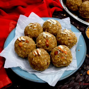Jaapa Ladoos & Panjiri